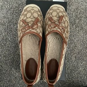 Size 10 woman shoes brand new never been used